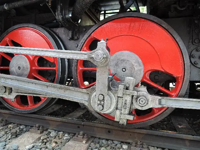 How much does the train wheel weigh.jpg
